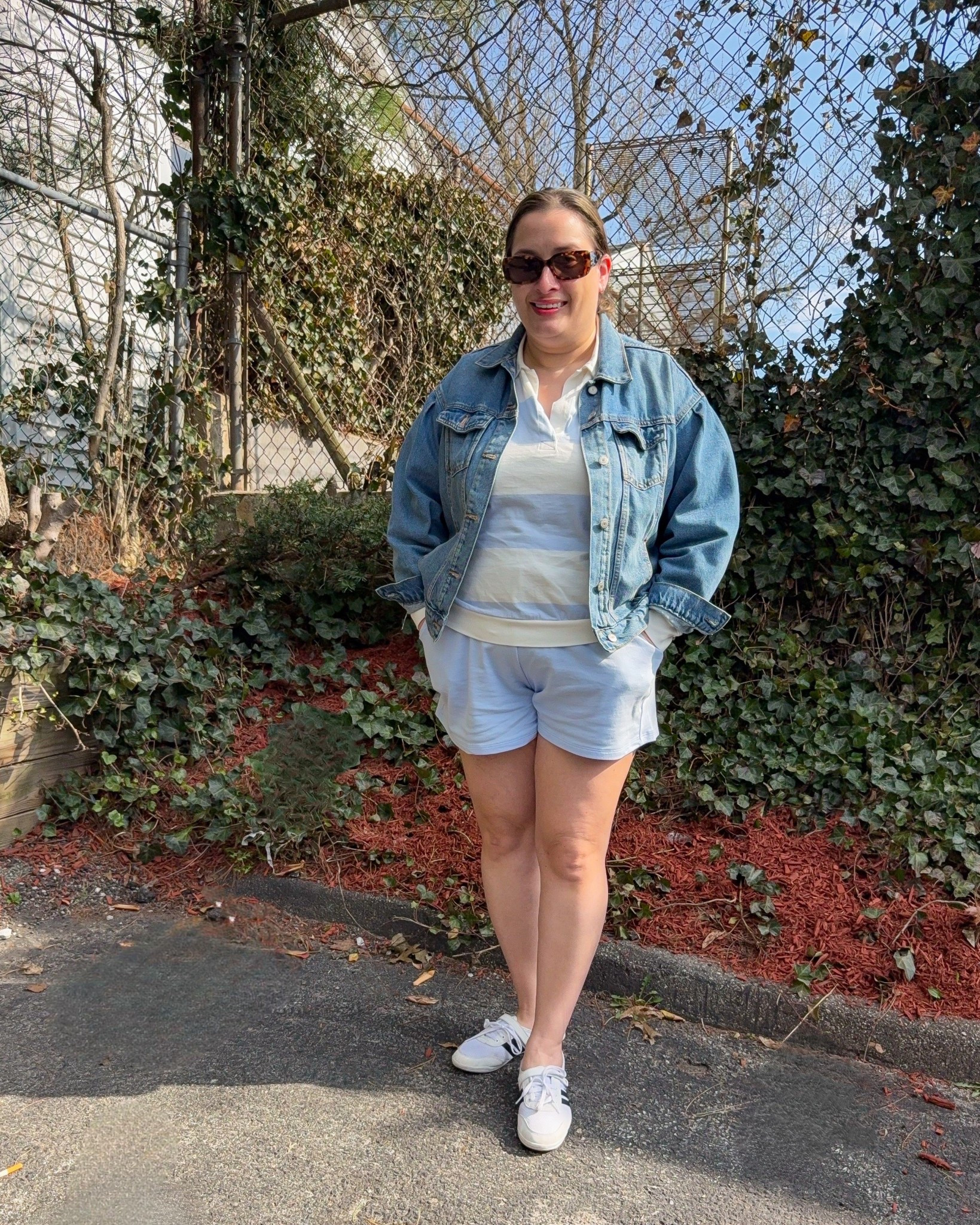 Spring mom uniform 

#LTKmomlife #LTKMidsize