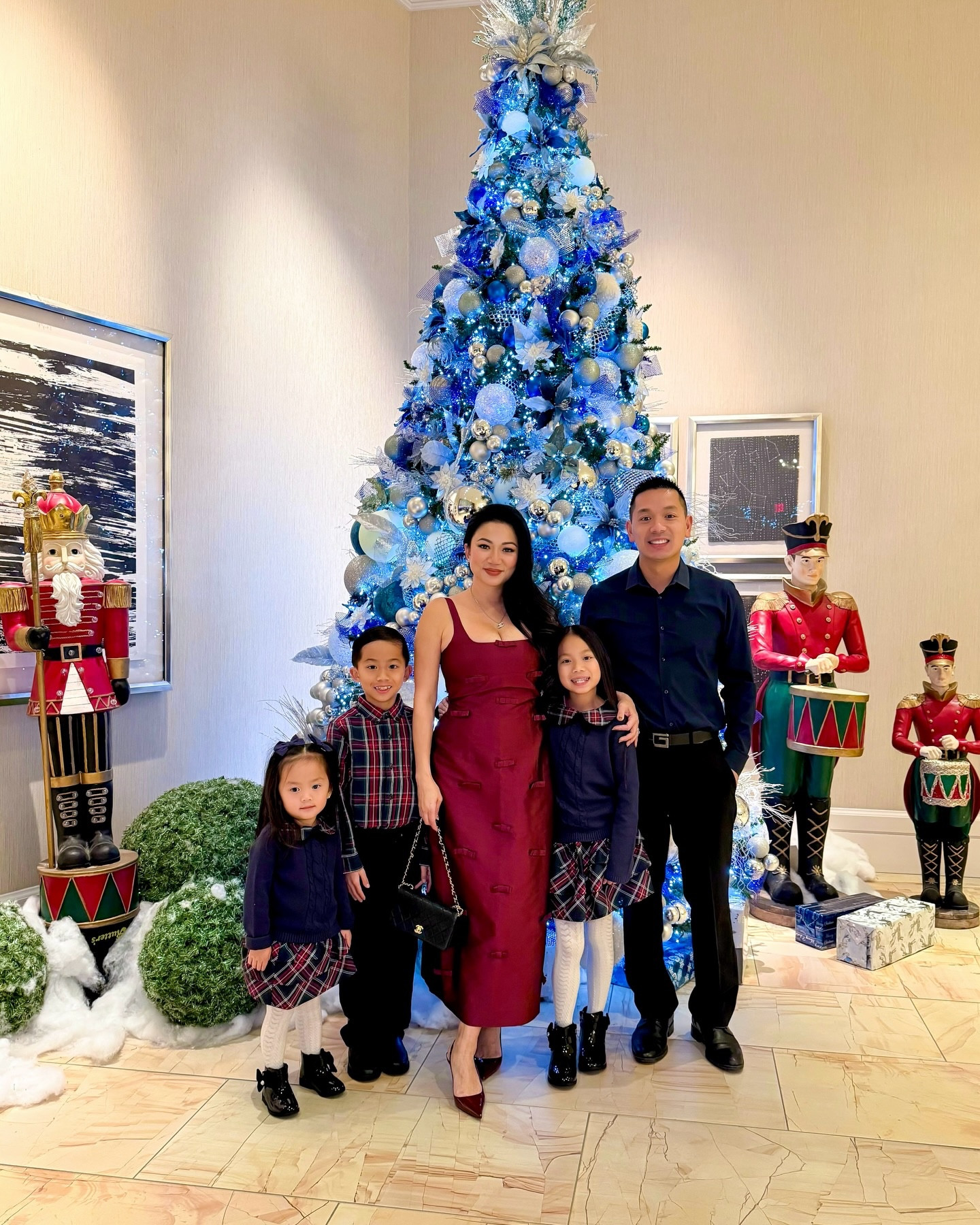 ✨ Holiday magic hits different by the ocean 🌊 

@theoceanac created the perfect backdrop for our family day — stunning decor, cozy festive 🎄 vibes, and Santa’s Hideaway Adventure that the kids can’t stop talking about. 🎅🏼💫
Cherishing these moments so much ♥️
.
.
.
.
.
Oceans Casino Resort, Atlantic City, Visit AC, New Jersey, weekend getaway, holiday season, Christmas season, motherhood through Instagram, family of 5, family of five, family pictures, family photos, matching family, gymboree, mom life, Philly blogger, Asian blogger, macro influencer, Philadelphia blogger, Philly influencer, hosted
