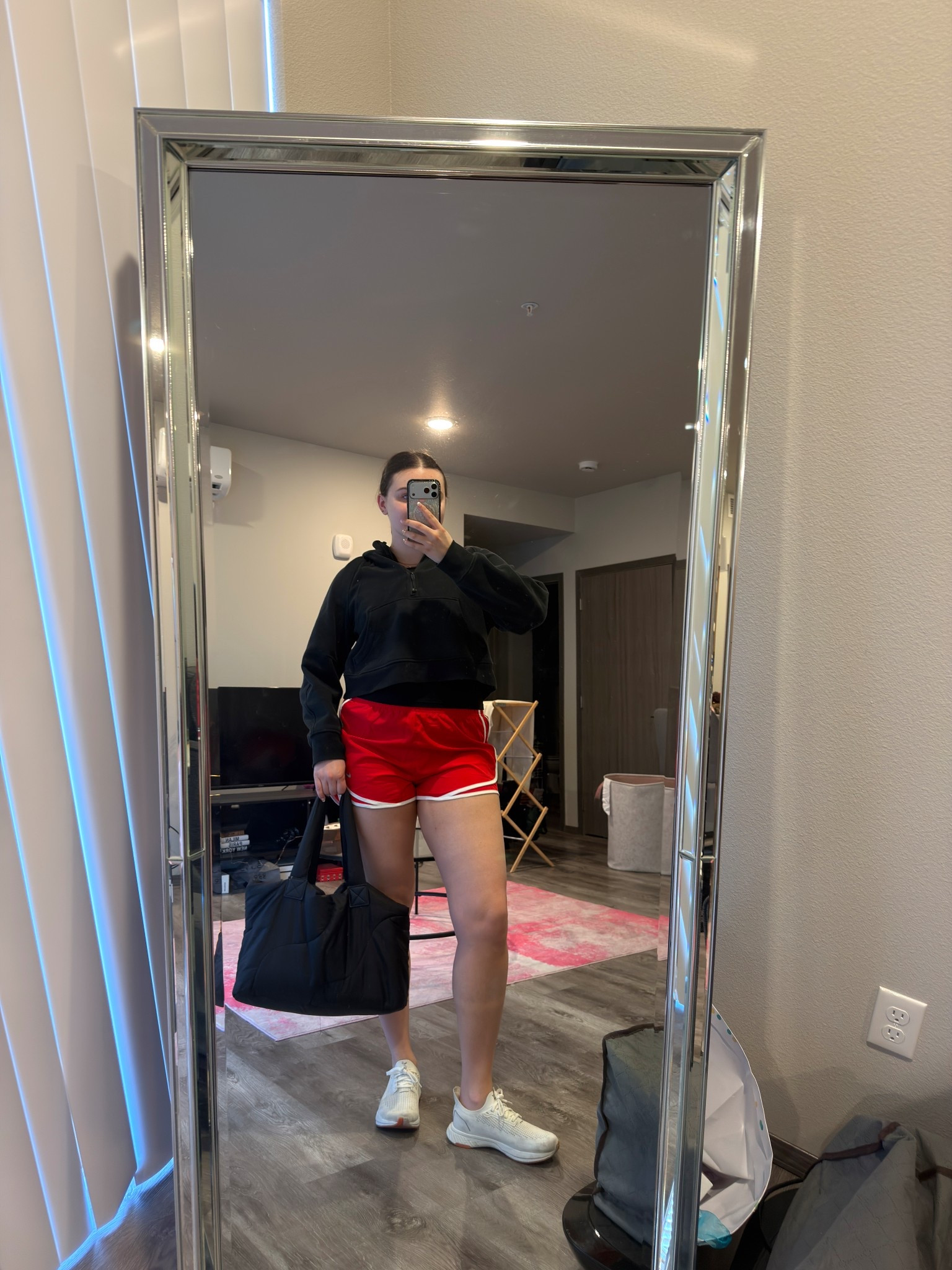 How to style colorful running shorts for the gym! Retro is BACK and I’m absolutely obsessed ❤️

I’m wearing a size 8 sweatshirt, M tee, size L shorts and size 9 sneakers

#LTKMidsize #LTKootd #LTKfitnessgoals