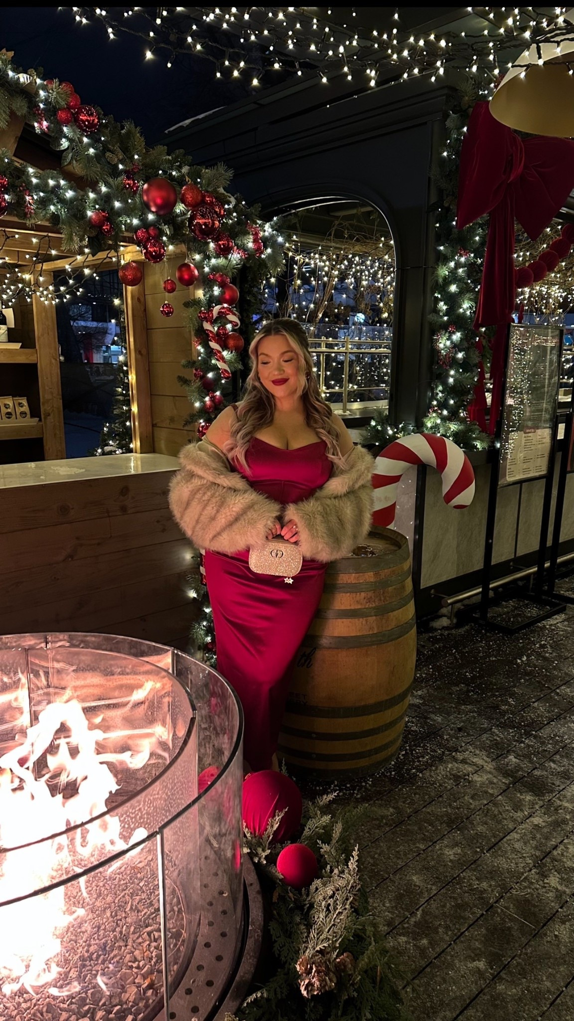 Red dress, been fur coat, dior makeup bag, red lipstick 

#LTKholiday #LTKplussize #LTKmidsize