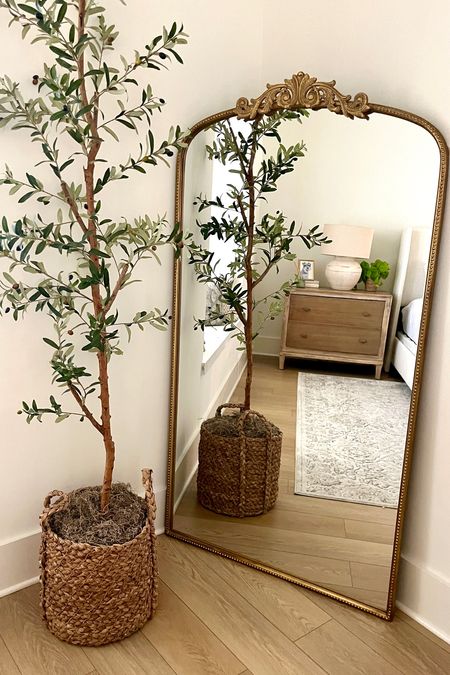 The best anthropology mirror dupe! Plus my favorite faux tree 

#LTKhome #LTKworkwear #LTKSpringSale