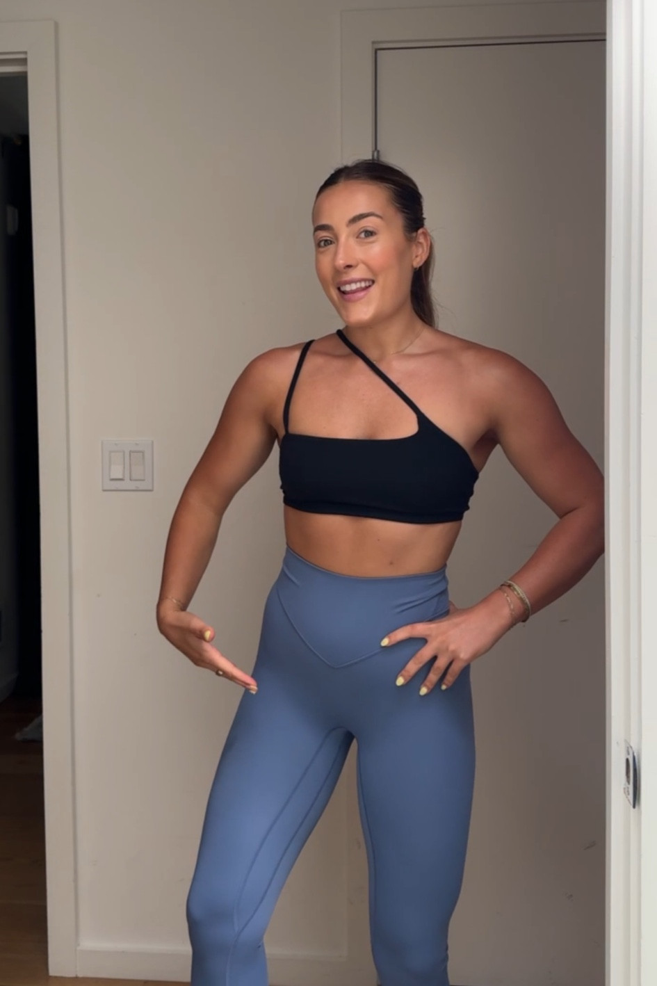 Love the @lululemon Breezethrough collection! #ad #lululemoncreator