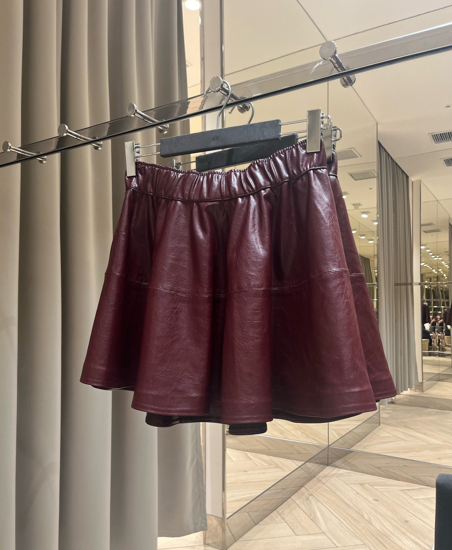 Burgundy faux leather flare skirt🍒
Tags: H&M trending style stretchy waistband mini cherry fashion inspo outfit ideas Christmas party Parisian style city break markets

#LTKstyletip #LTKCyberWeek