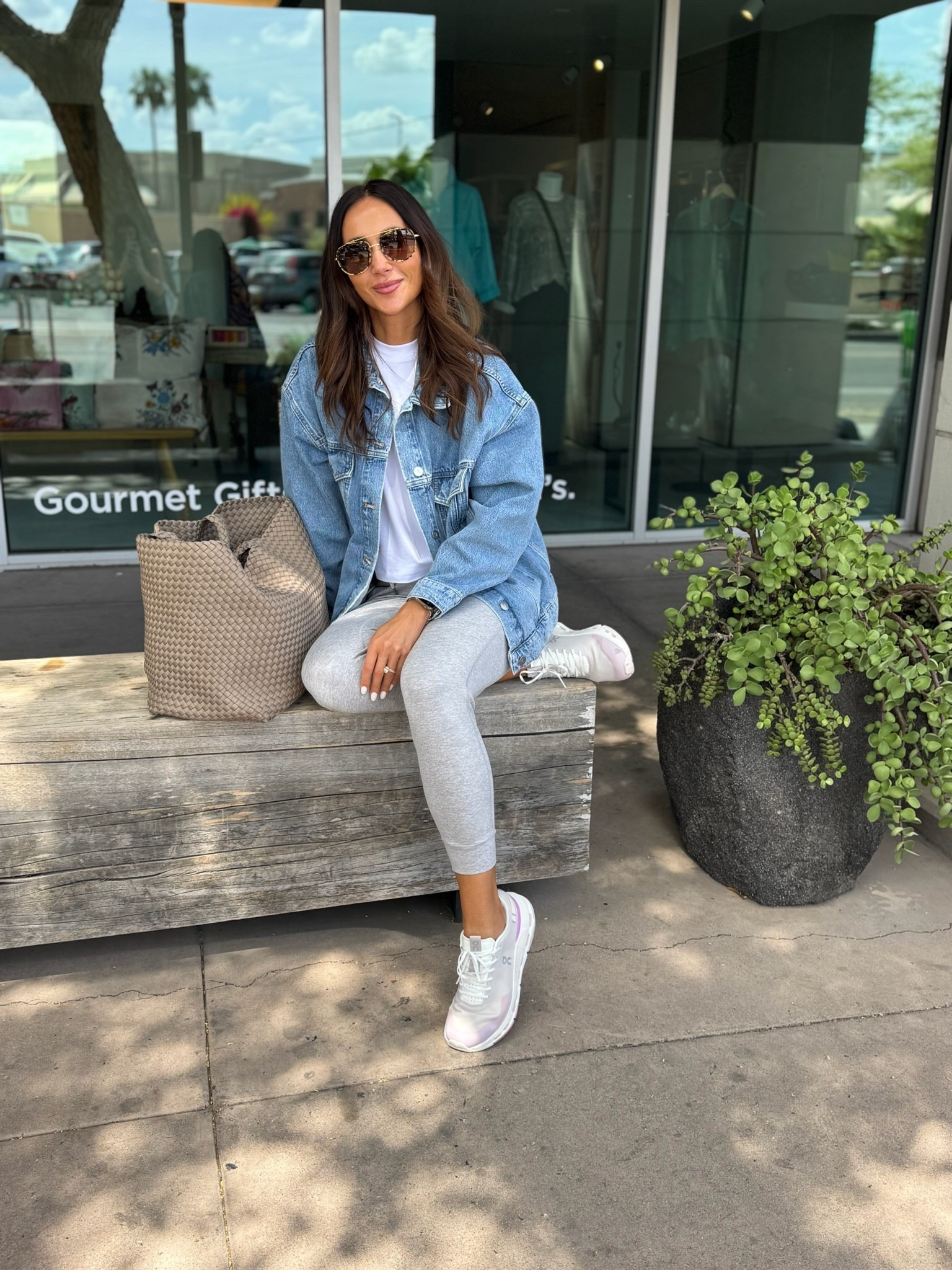 My favorite joggers, travel outfit, airport outfit, comfy outfit, annabrstyle, anna monteiro

#LTKTravel #LTKOver40