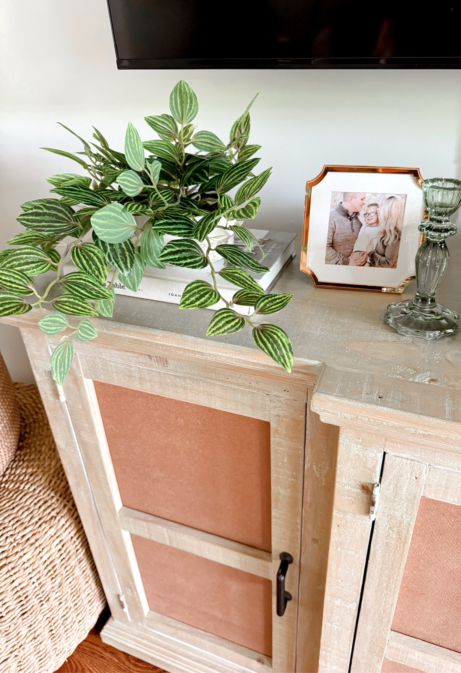 New faux plant under $25 🪴 

Faux plants, target, home decor 

#LTKStyleTip #LTKHome #LTKFindsUnder100