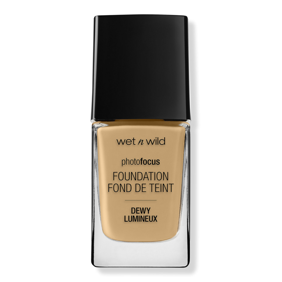 Photo Focus Dewy Foundation | Ulta