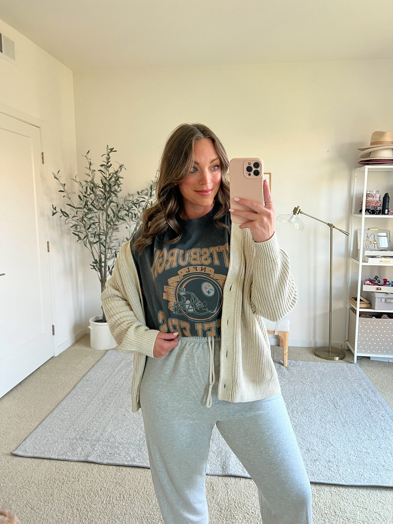 Graphic tee, cozy cardigan and favorite sweat pants- perfect cozy fall outfit 🐻🍁✨

Medium in everything 

#LTKMidsize #LTKSeasonal