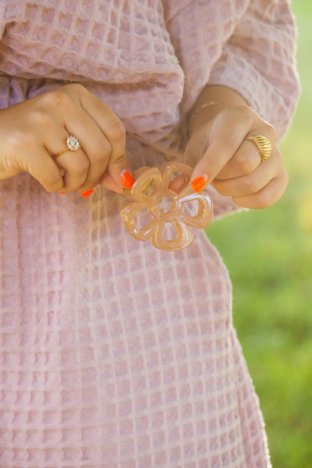 Hollow Daisy Claw Clip | Shop Andi