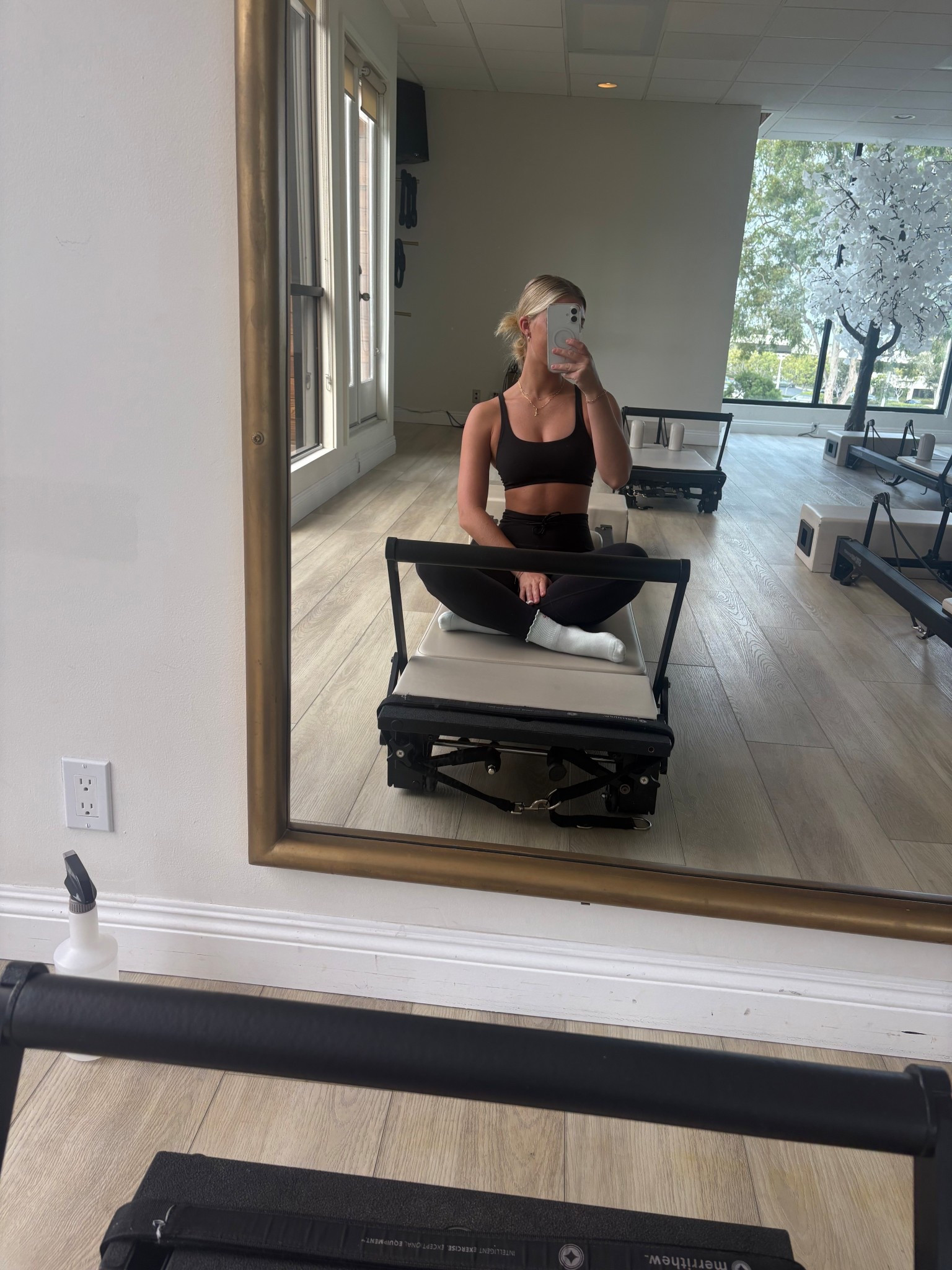 My black Vuori set is great for every single workout and workout class I’ve ever done ⚡️