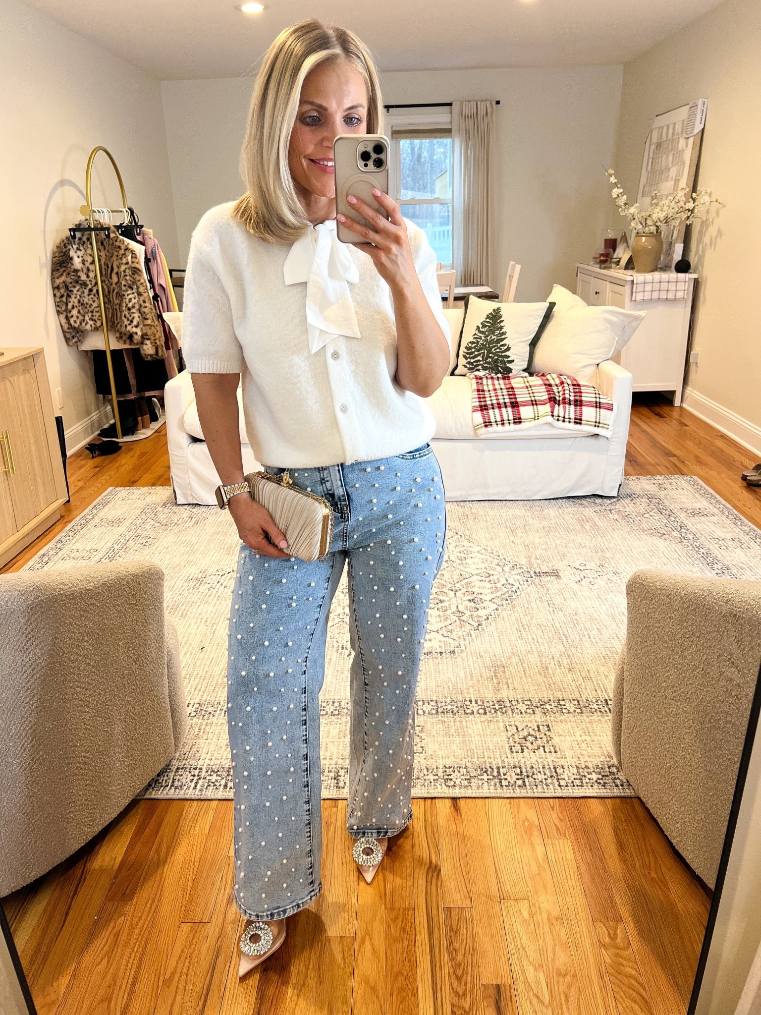 These new pearl jeans are a favorite of mine  so easy to dress up or down! I paired it with this Walmart sweater for a perfect winter date night look!


Walmart finds, Walmart fashion, Amazon fashion, Amazon jeans, date night look, NYE outfit, date night outfit, petite fashion, midsize fashion  

#LTKootd #LTKMidsize #LTKPetite