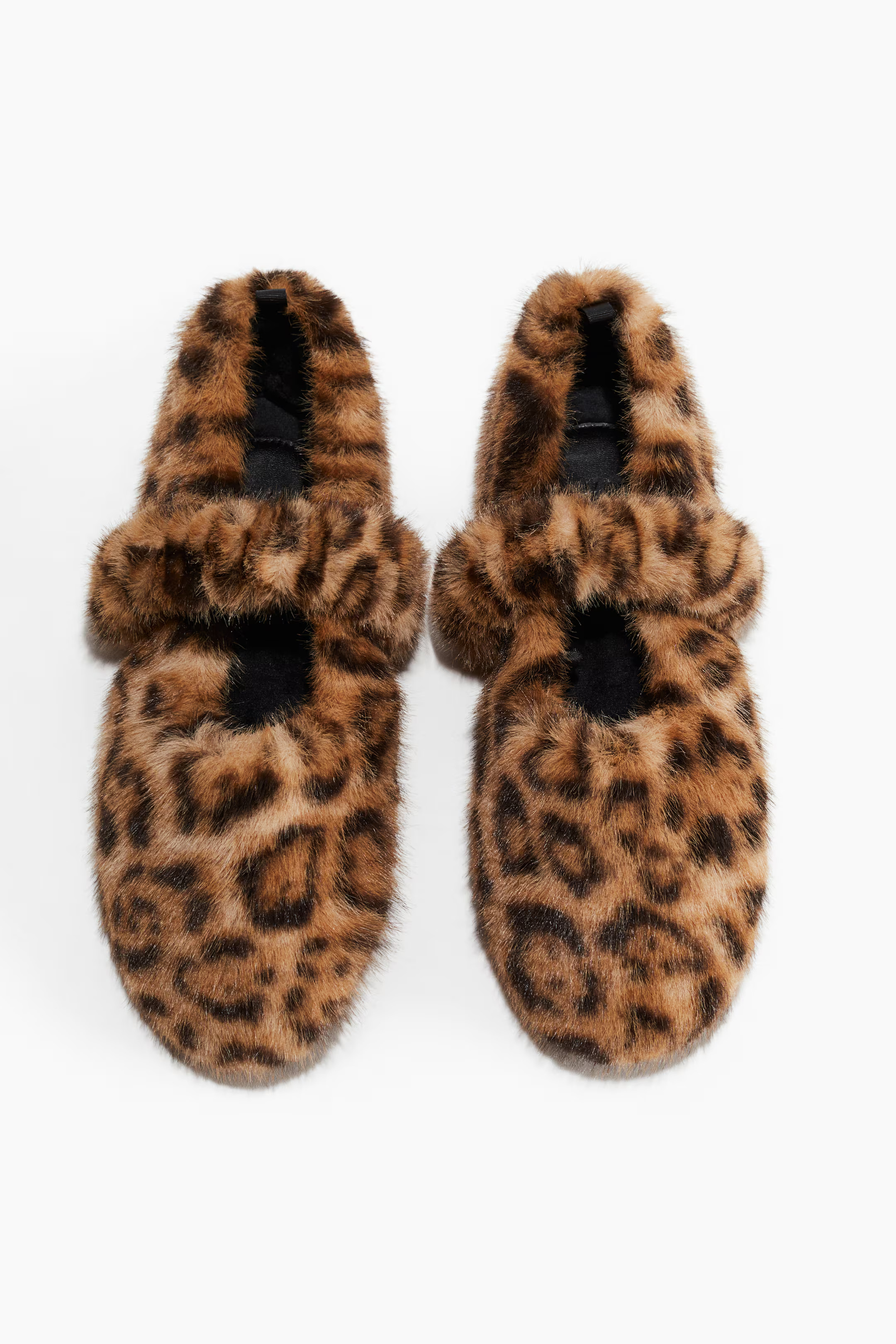 Fluffy slippers | H&M (UK, MY, IN, SG, PH, TW, HK)