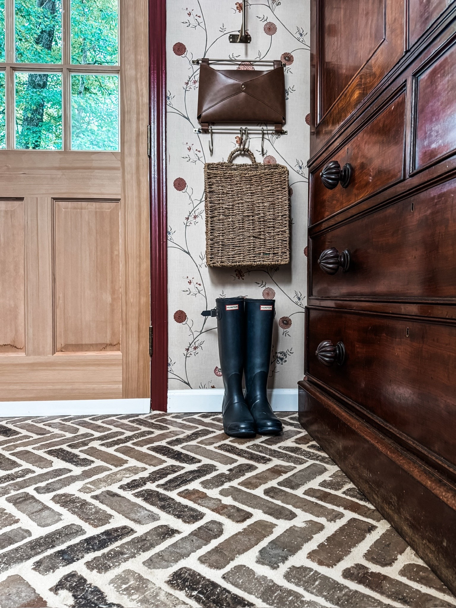 Rainy days made stylish 🌧️✨ Loving these classic black Hunter rain boots paired with my woven wicker wall basket for extra storage in the laundry room. The floral wallpaper, brick herringbone floor, and cozy details make this space both functional and beautiful.

#eanesinteriors #laundryroomstyle #hunterboots #wovenbasket #laundryroomdecor #organizationfinds #ltkhome #ltkfinds #modernclassicdecor #herringbonefloor #floralwallpaper


#LTKdayinmylife #LTKstorytime #LTKHome