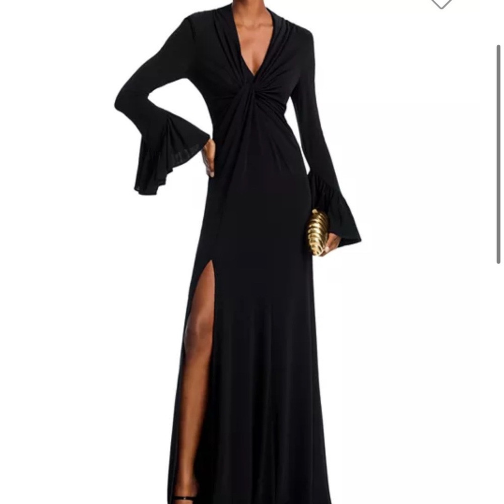 Cinq á Sept Evelyn Twist Front Gown
Designed to be floor pooling. Size 6 | Poshmark