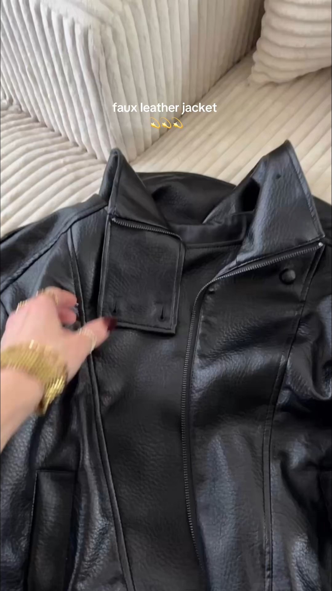 Wearing size medium.  I’m 5’7


Pants are wide leg pull on pants from Asos brand. LTK won’t let me tag it.  