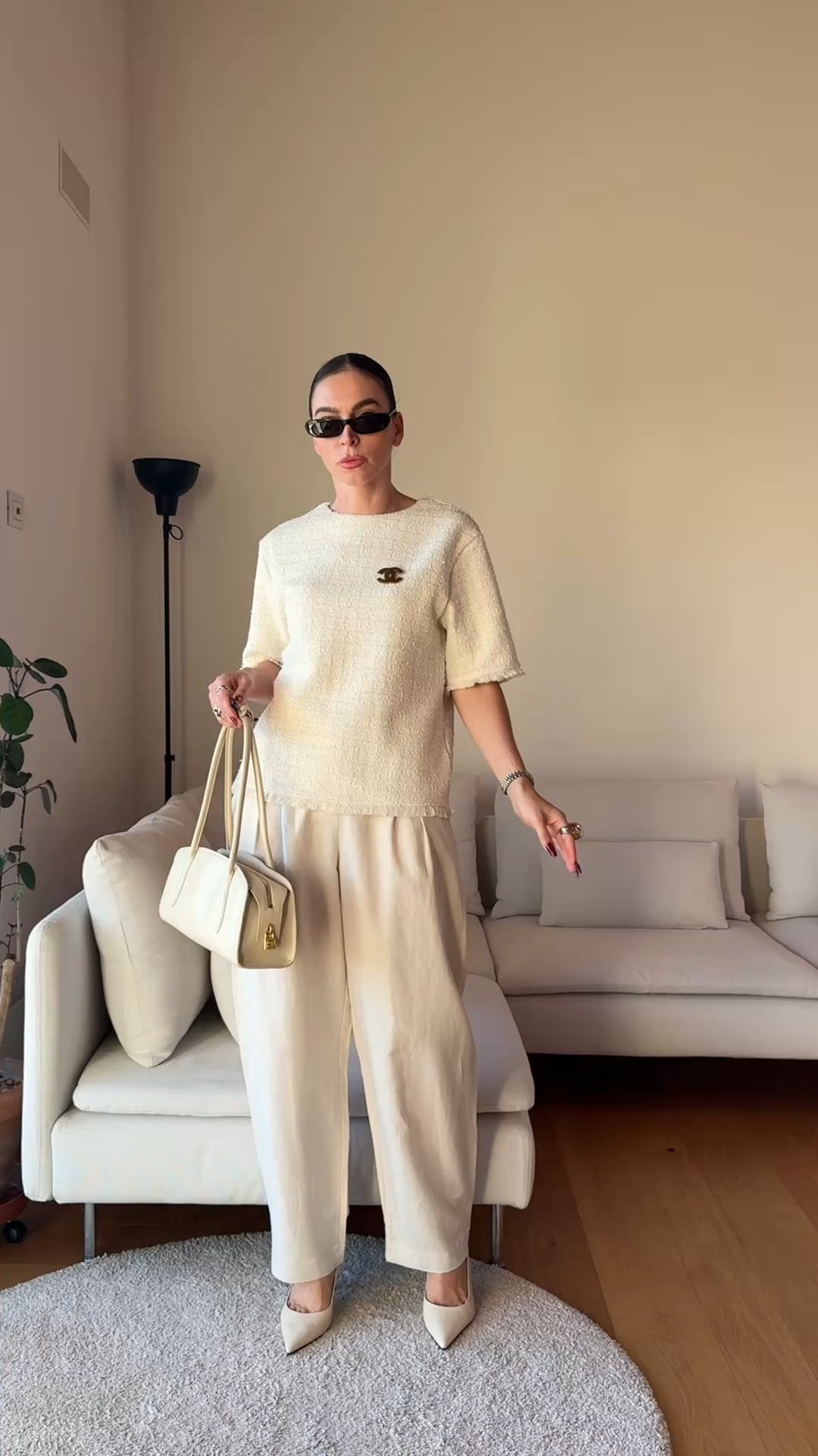 This H&M outfit looks so much more elevated than a simple cream set.

I’m 173 cm / 5’8” and wearing Size S in the fringed bouclé knit top. I usually wear EU 36 / UK 8 / US 4.

The top has a soft bouclé texture with subtle shimmering threads, a round neckline, wide elbow-length sleeves and fringe details at the cuffs and hem.

I paired it with cream barrel leg pants in EU 36 / UK 8 / US 4. They have a high waist and a relaxed curved shape that keeps the whole look modern.

The pants also come in Brown and Khaki Green.

I also added more bouclé knit pieces to my selection so you can build the same soft, polished mood in different ways.

Wear this with heels for a more refined look, loafers or ballerinas for daytime, or add a blazer or coat when it gets colder.

🔎 H&M bouclé top, cream bouclé outfit, barrel leg pants women, cream fall outfit, soft luxury style, elevated fall outfit, neutral autumn outfit, textured knit top, fringe knit top, cream monochrome outfit, quiet luxury look, loafers outfit women, ballerina flats outfit, heels outfit women, fall capsule wardrobe

#LTKitalia #LTKeurope #LTKstyletip