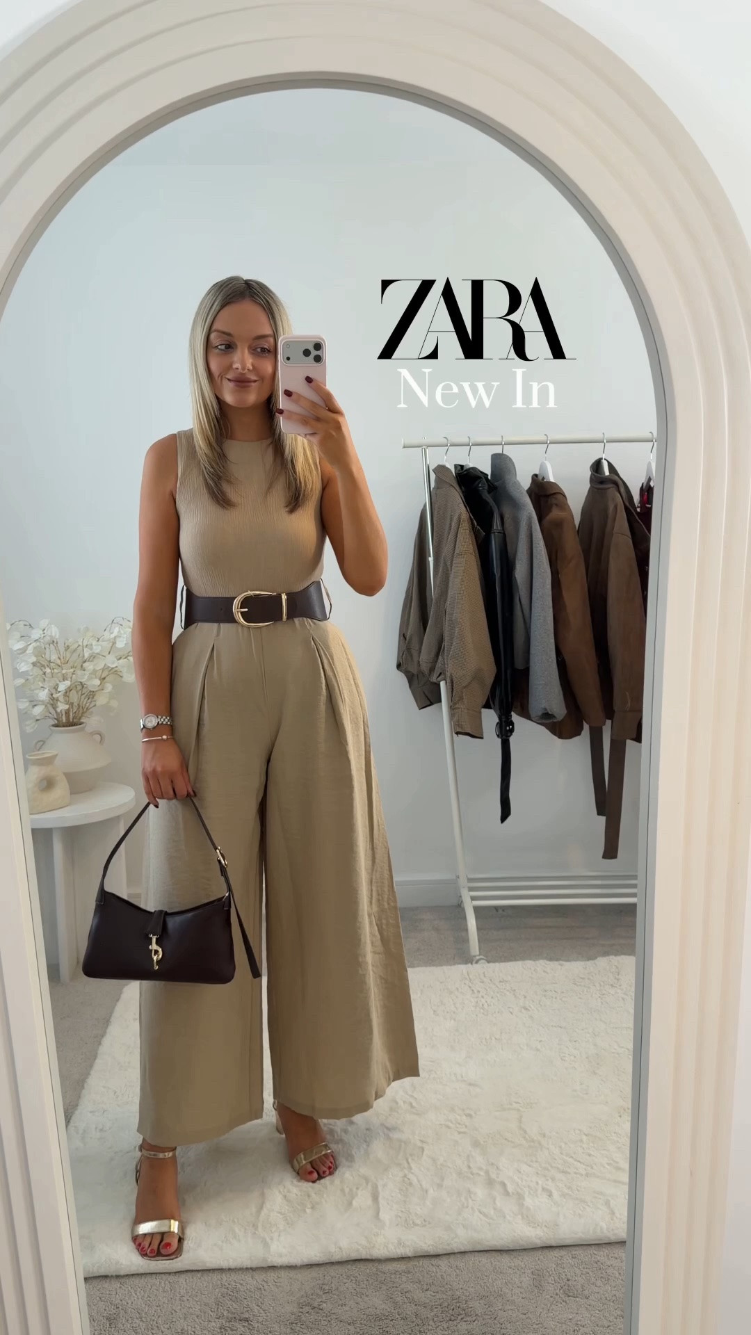 Zara & H&M New In 🖤✨

How gorgeous is this jumpsuit from zara this is the perfect outfit for a evening out in the autumn, I also love these gold block heels and handbag to complete the outfit 🫶✨

Jumpsuit gold heels brown handbag 
Autumn fashion autumn outfit

#LTKuk #LTKautumn #LTKeurope