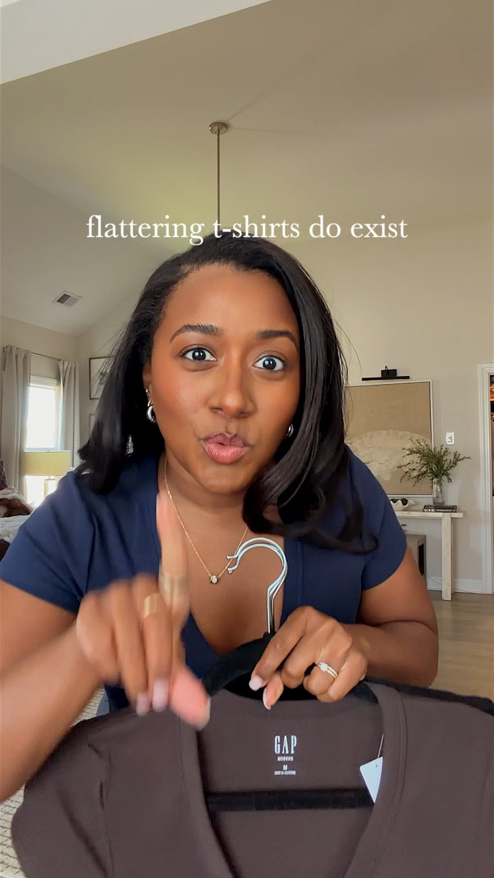 The most flattering t-shirt! 

Gap, clothing, shirts, haul

#LTKootd #LTKmomlife #LTKPetite