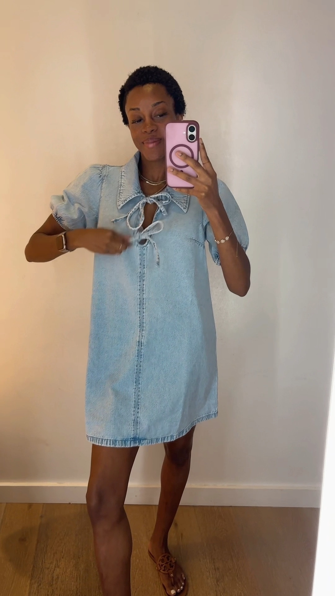 This American Eagle Puff Sleeve Denim dress is selling fast & for good reason. A great back to school find & its 30% off. 

American Eagle
Denim dress
Mini dress
Dresses

#LTKSaleAlert #LTKPetite #LTKSeasonal
