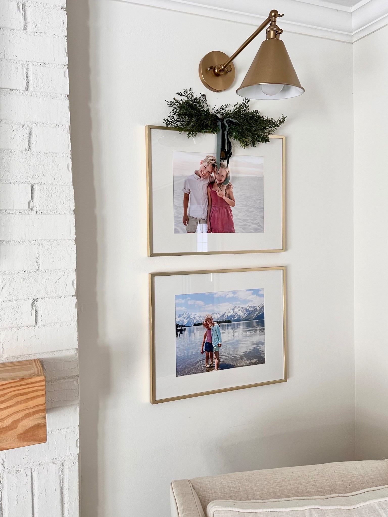 Picture frames
Christmas garland

#LTKFindsUnder50 #LTKHoliday #LTKHome