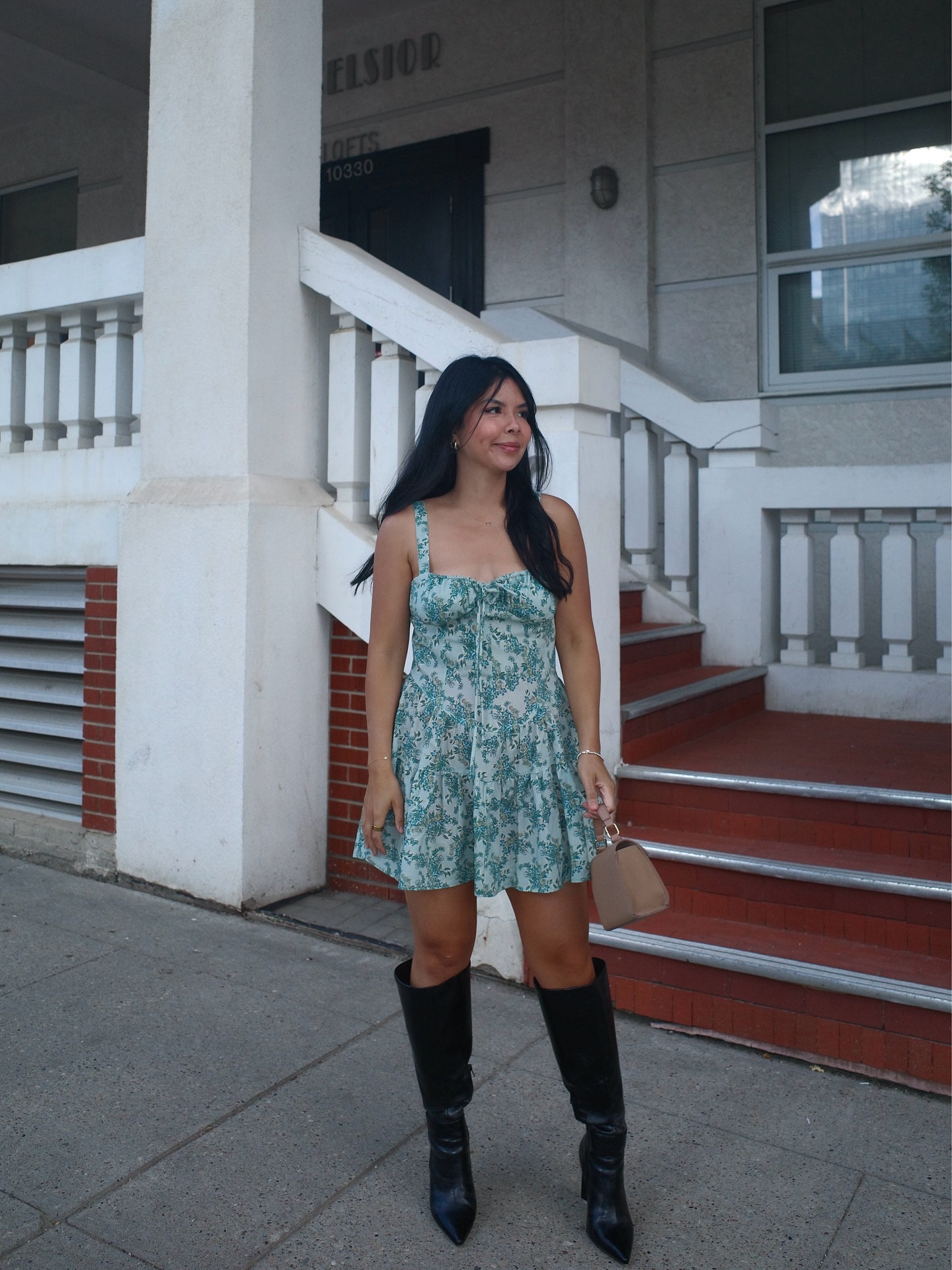 Summers almost over but dresses are here to stay  @peppermayo.
•
•
•
Peppermayo | Transitional Outfits | Dresses | How to Style 

#peppermayo #whatiworetoday #Summeroutfits #outfitideas #Dresses #