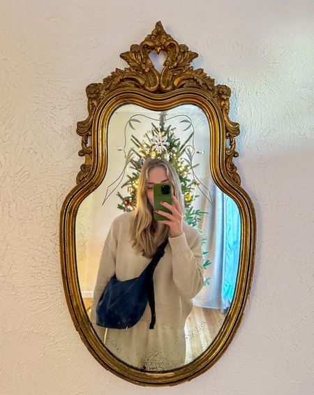 I cannot stop wearing this bag! It holds so much and doesn’t hurt my shoulder like my usual tote bag. Looks great with a casual outfit! #crossbody #beltbag #alternative #baggu #casual #purse #althletic #easytoclean 

#LTKitbag #LTKfitness #LTKfindsunder100