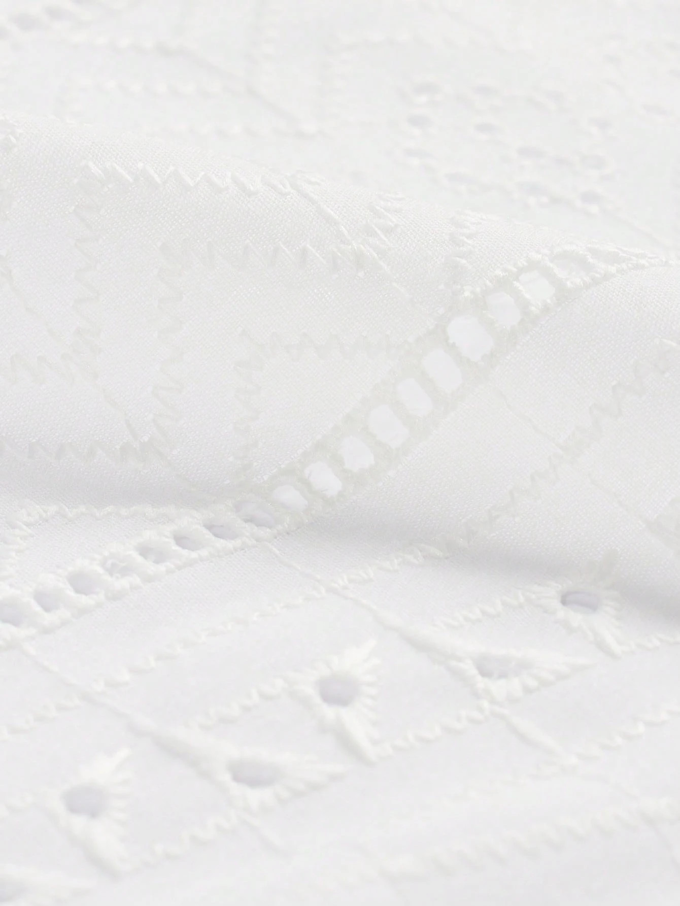 MOTF X Nour PREMIUM RUFFLE NECK SCHIFFY BLOUSE,CHIC BLOUSE | SHEIN