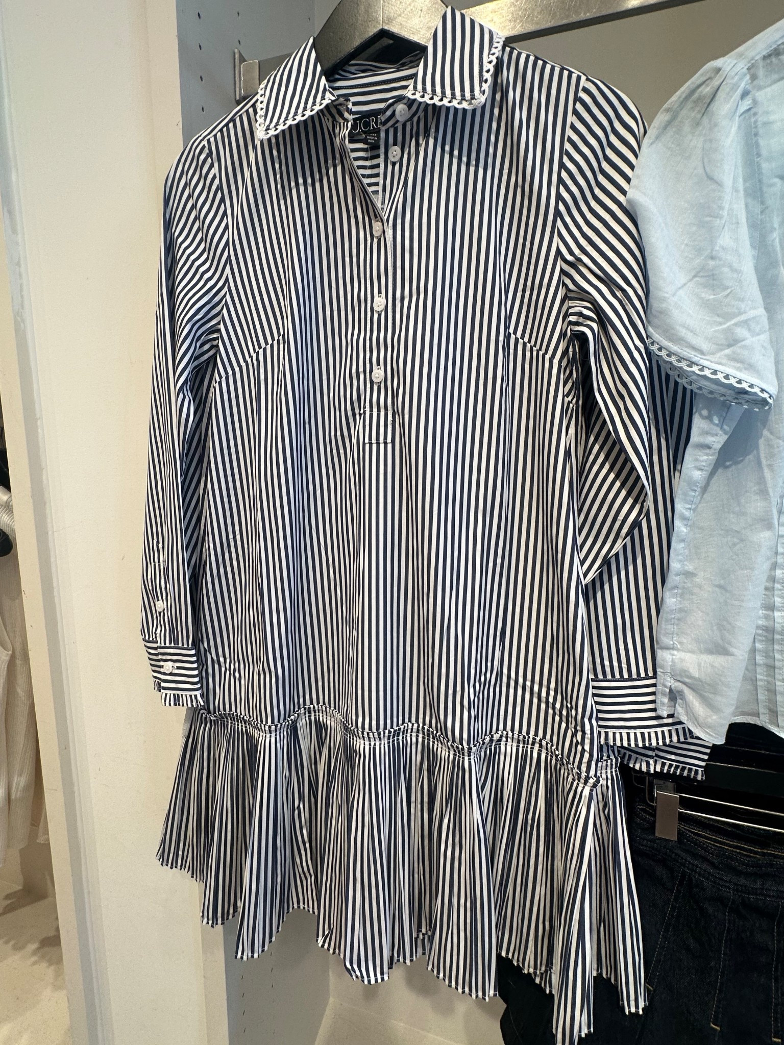 This is so versatile, I will live in it in the fall. 