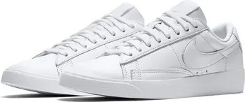Blazer Low SE Sneaker | Nordstrom