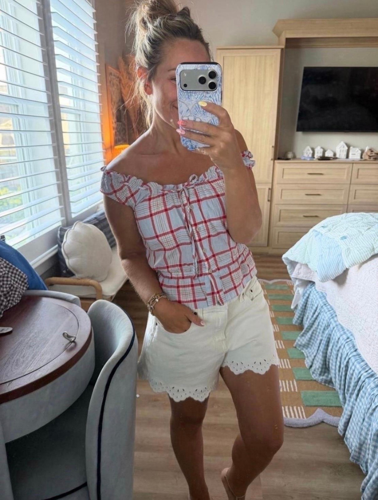 The sweetest summer outfit ❤️🤍 This plaid off-the-shoulder top paired with scalloped white shorts is giving classic Americana in the best way. Perfect for summer dinners, concerts, vacation, the boardwalk, or any sunny day when you want to feel cute without overthinking it.

#shorts #americana #summer #grwm

#LTKootd #LTKgrwm #LTKPetite
