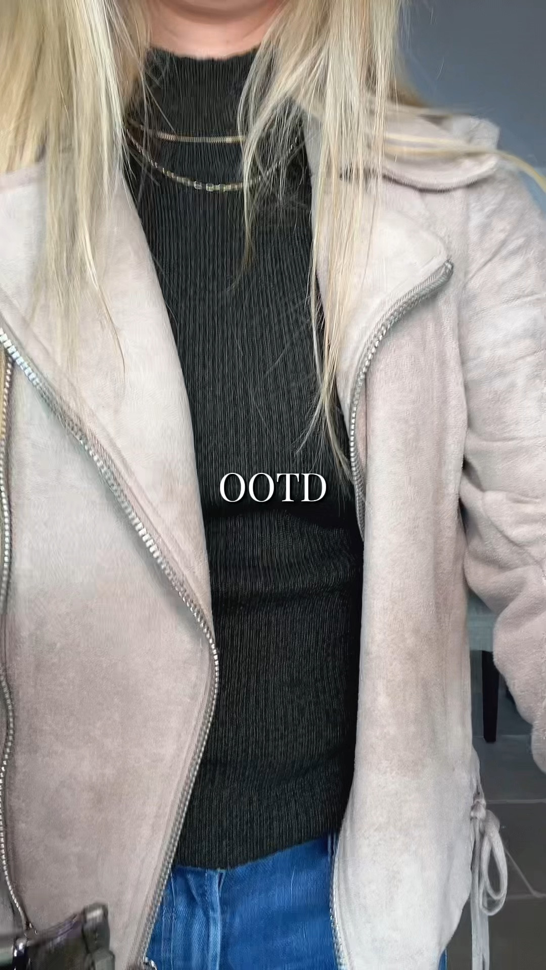 Errand day outfit! Comfy, chic, and practical with some classic touches. 👜✨
•
•
•
Suede tan jacket, Forever 21 green turtleneck tank, Mother denim jeans, Phillip Model sneakers, Ray-Ban tan & gold sunnies, Rebeccah Minkoff green suede bag, everyday casual outfit, travel-friendly outfit, LTK style, chic errands outfit, small frame fashion, luxury-inspired casual wear, fall transition outfit

#LTKSaleAlert #LTKFindsUnder100 #LTKootd