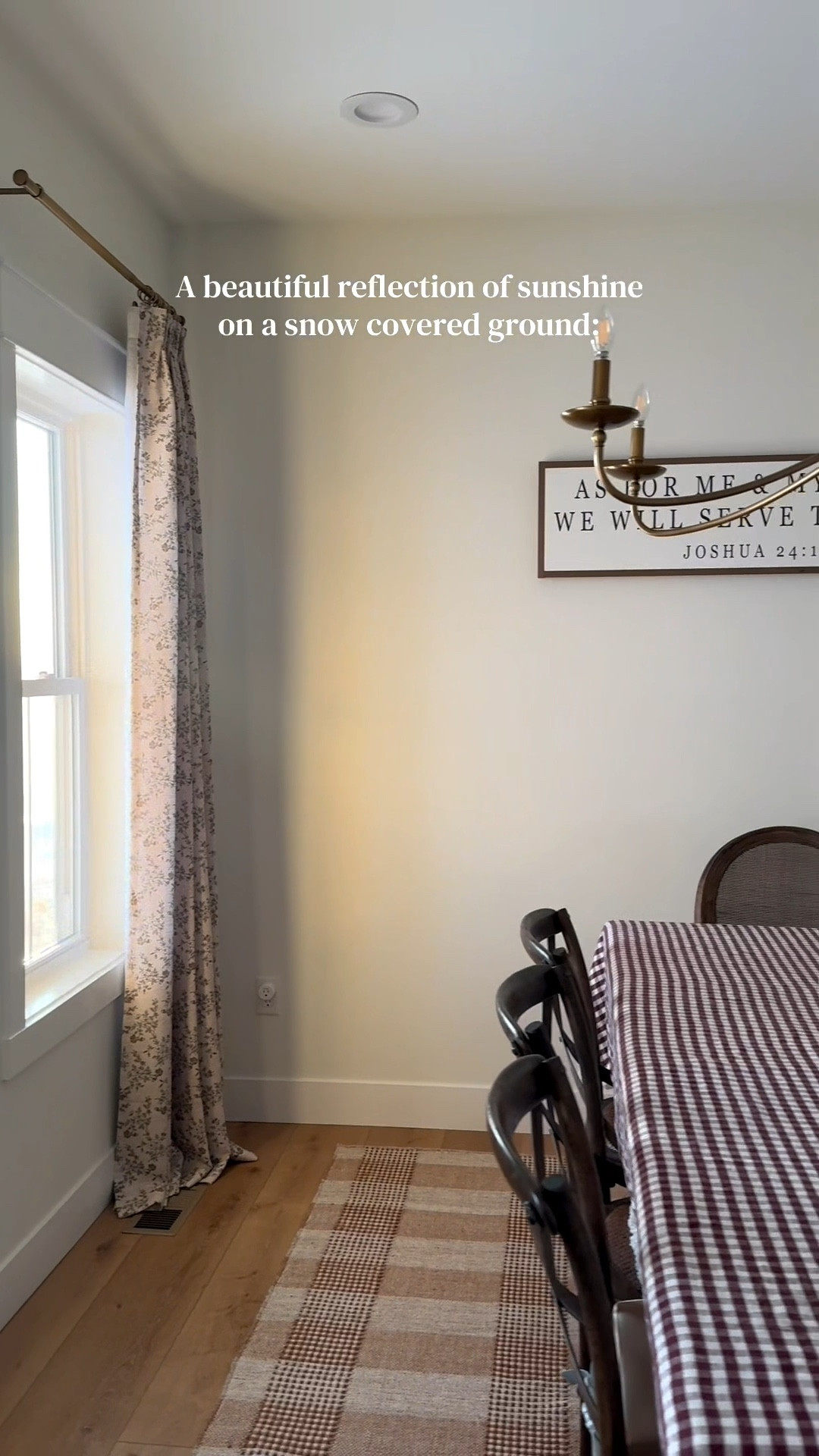 The part of winter I’m actually ok with 🌞 
Floral curtains: @TWOPAGES

Home | home account | country living | landscape | new old house

#countryliving #cottagehome #homeaccount #homedecor #newoldfarmhouse