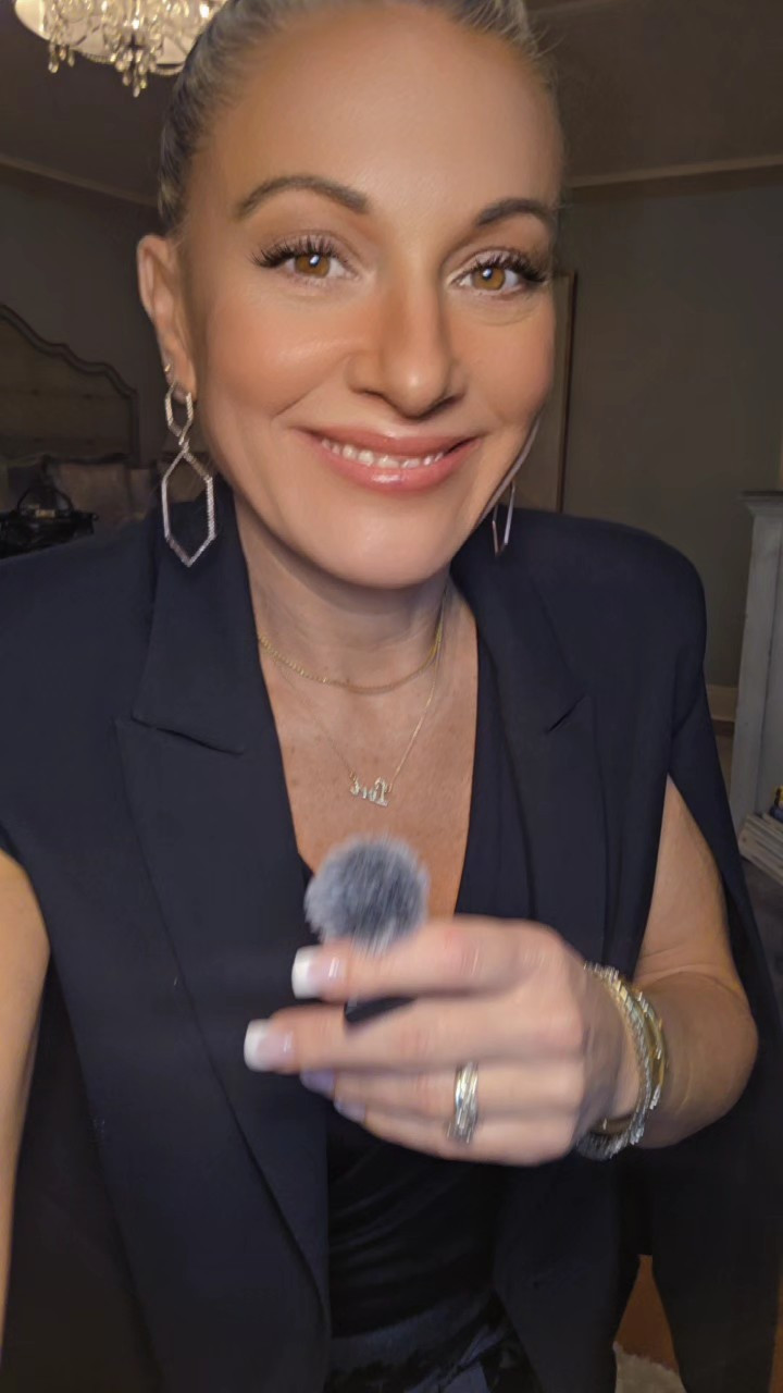 Just obsessed with Amanda Uprichard!!!@amandauprichard#ootn#ltk#fashion#stylist

#LTKootd #LTKgrwm #LTKPetite