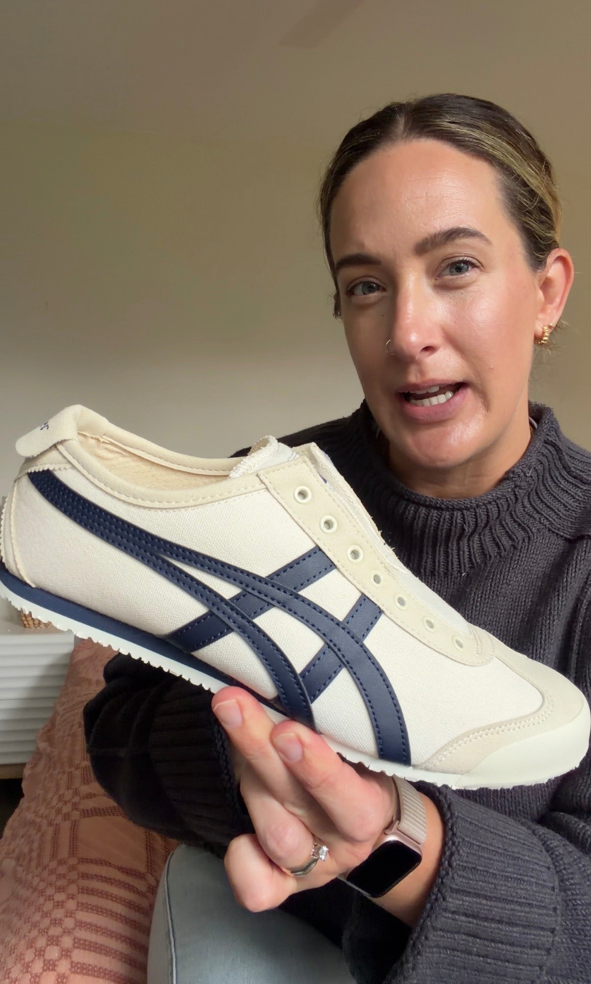 The shoe haul that I need help with! How in love are you with your Onitsuka Tigers? I’ve needed a light coloured sneaker for a long time!

#shoes #onitsuka #flats #sneakers

#LTKshoes #LTKwinter