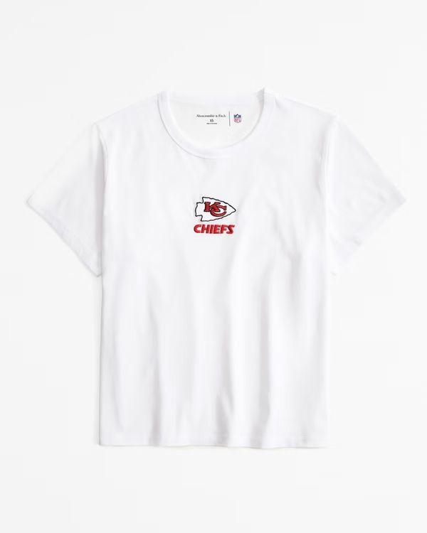 Women's Short-Sleeve Kansas City Chiefs Graphic Skimming Tee | Women's Tops | Abercrombie.com | Abercrombie & Fitch (US)