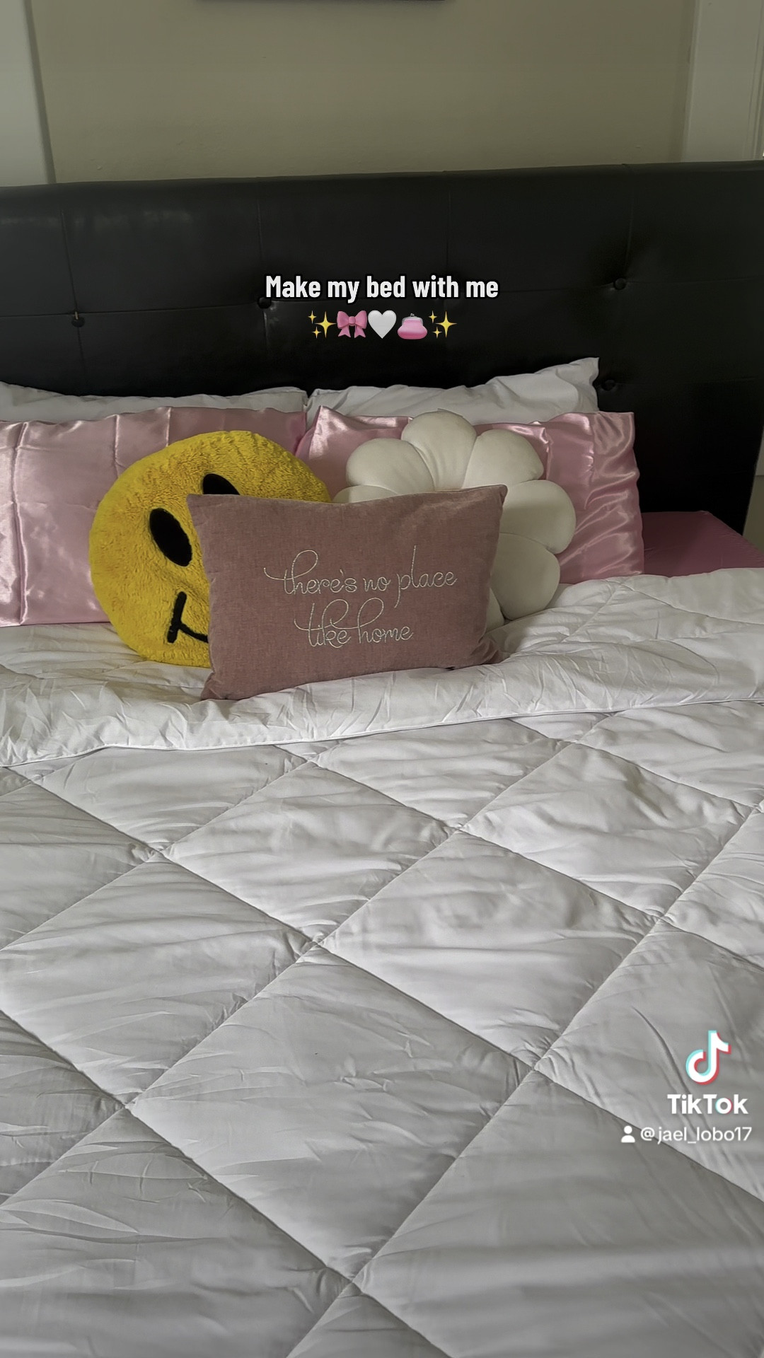 Bed decor