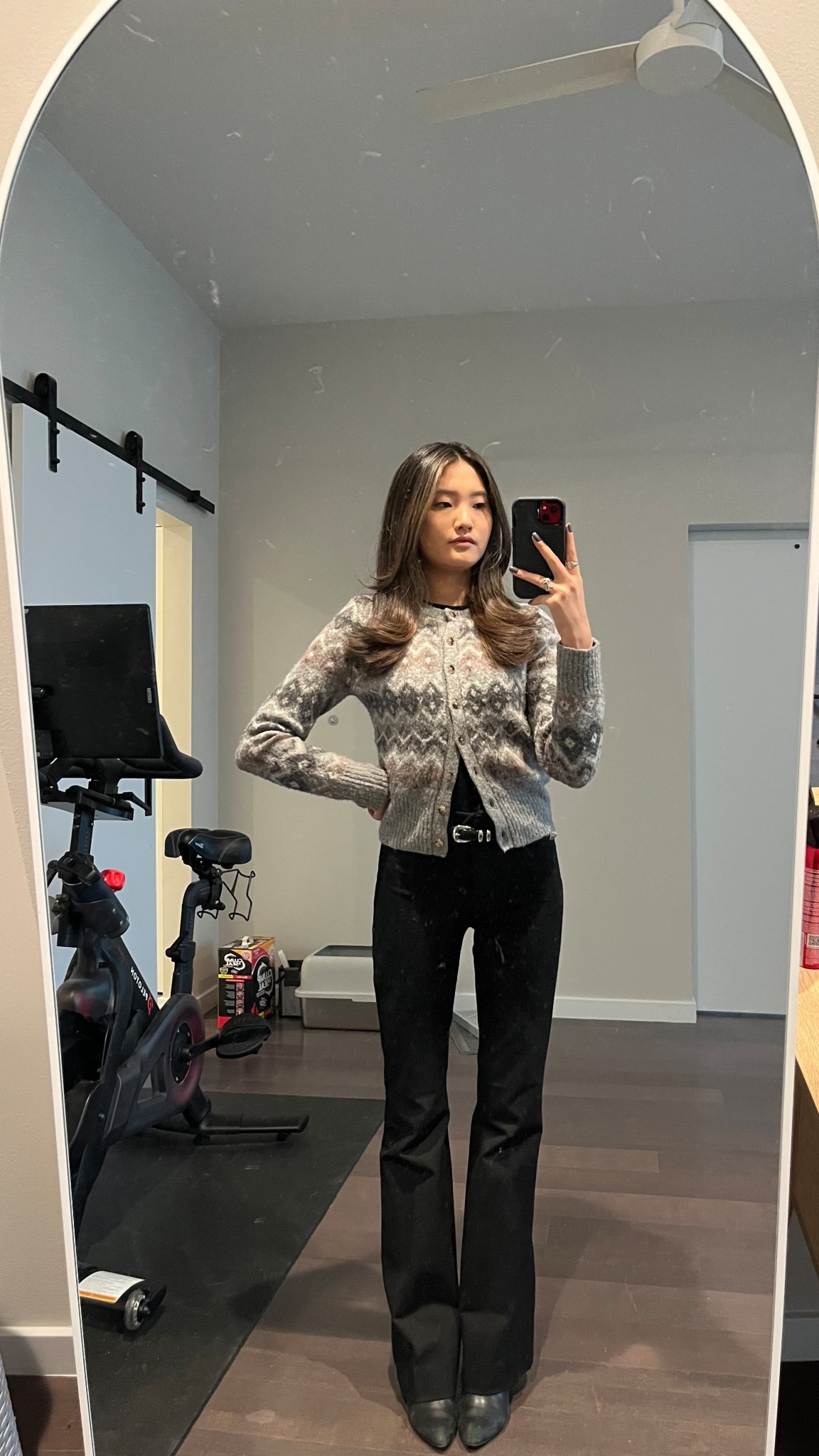 new sweater!! loving this office outfit and excited to wear it for  weekends w a skirt or low rise jeans

@depop @Aritzia  
#officeootd #officeoutfits #workwearinspo #corporateoutfits #officewear work ootd as a 23 year old, cardigan office outfit, forme bootcut, hals cardigan

#LTKWorkwear #LTKootd #LTKgrwm