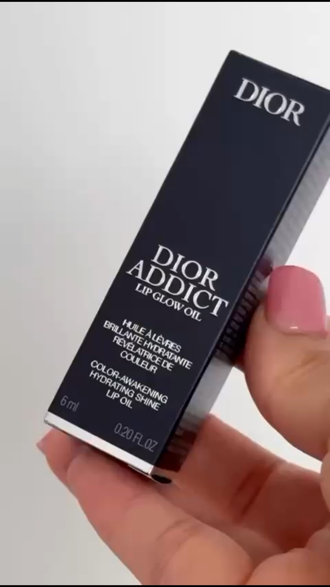 Brilho de luxo e cuidado nos lábios! O Dior Addict Lip Glow Oil na cor Pink Lilac realça sua beleza natural com um toque de cor e hidratação intensa.
Garanta o seu agora e sinta a diferença do tratamento Dior nos seus lábios!

#LTKbeleza #LTKbrasil #LTKpromo
