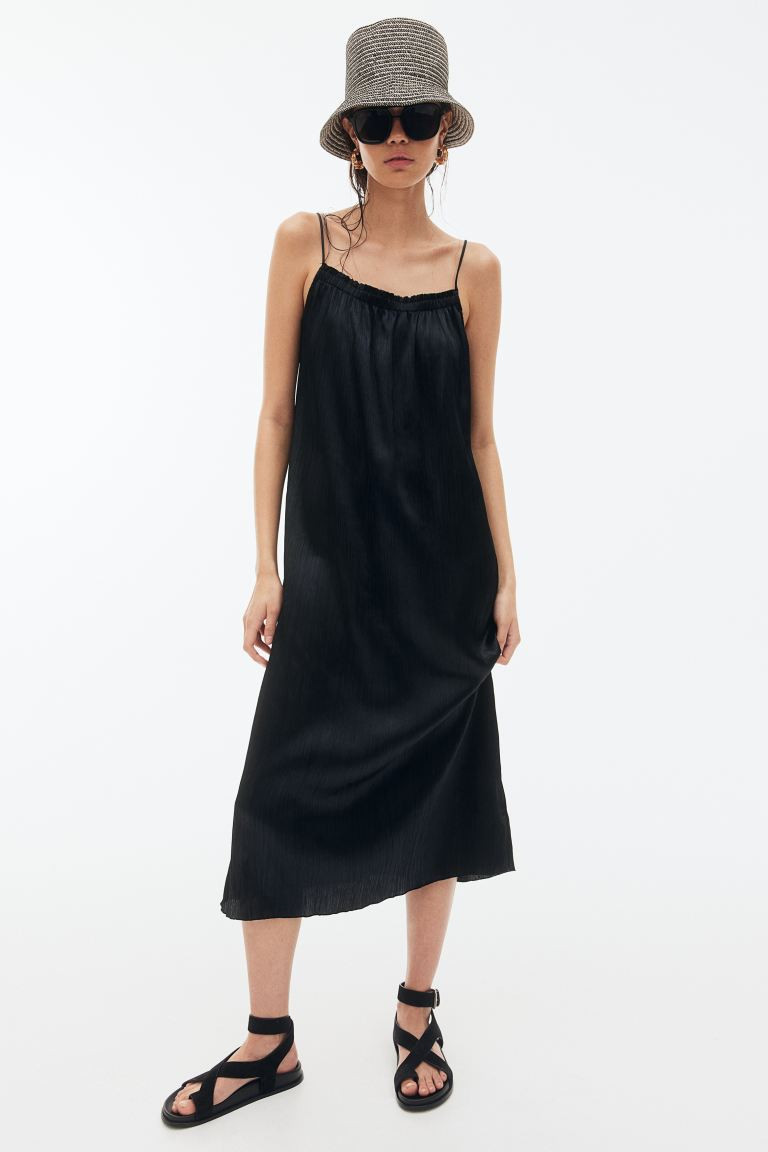 Satin slip dress - Square neckline - Sleeveless - Black - Ladies | H&M GB | H&M (UK, MY, IN, SG, PH, TW, HK)