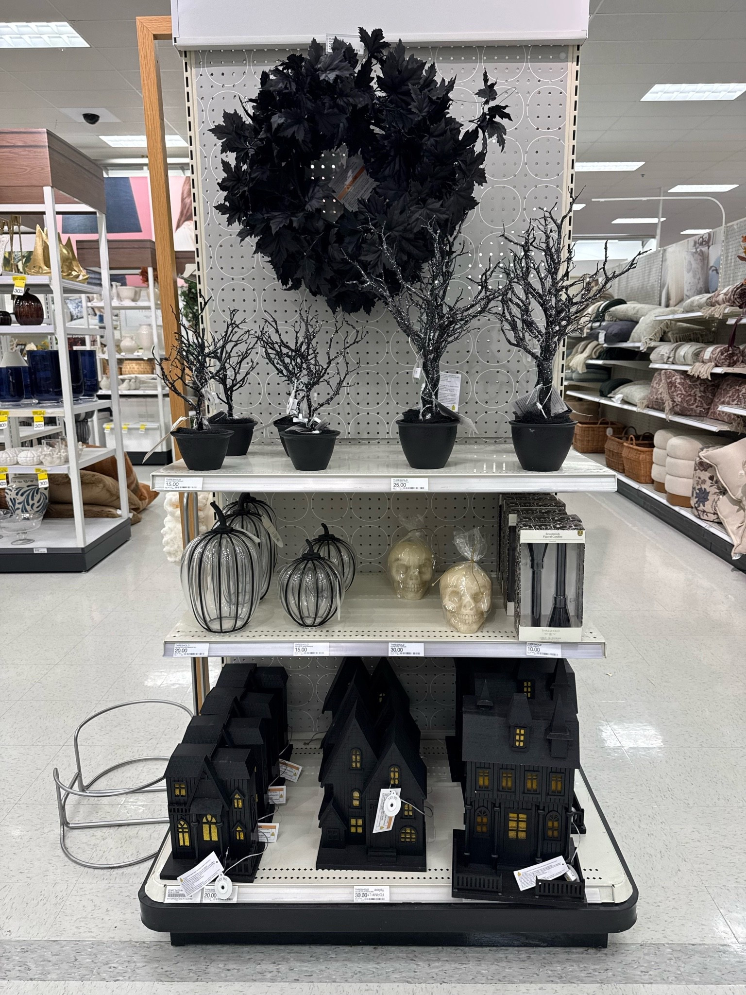 New Halloween decor @Target

#LTKSeasonal #LTKdayinmylife #LTKHome
