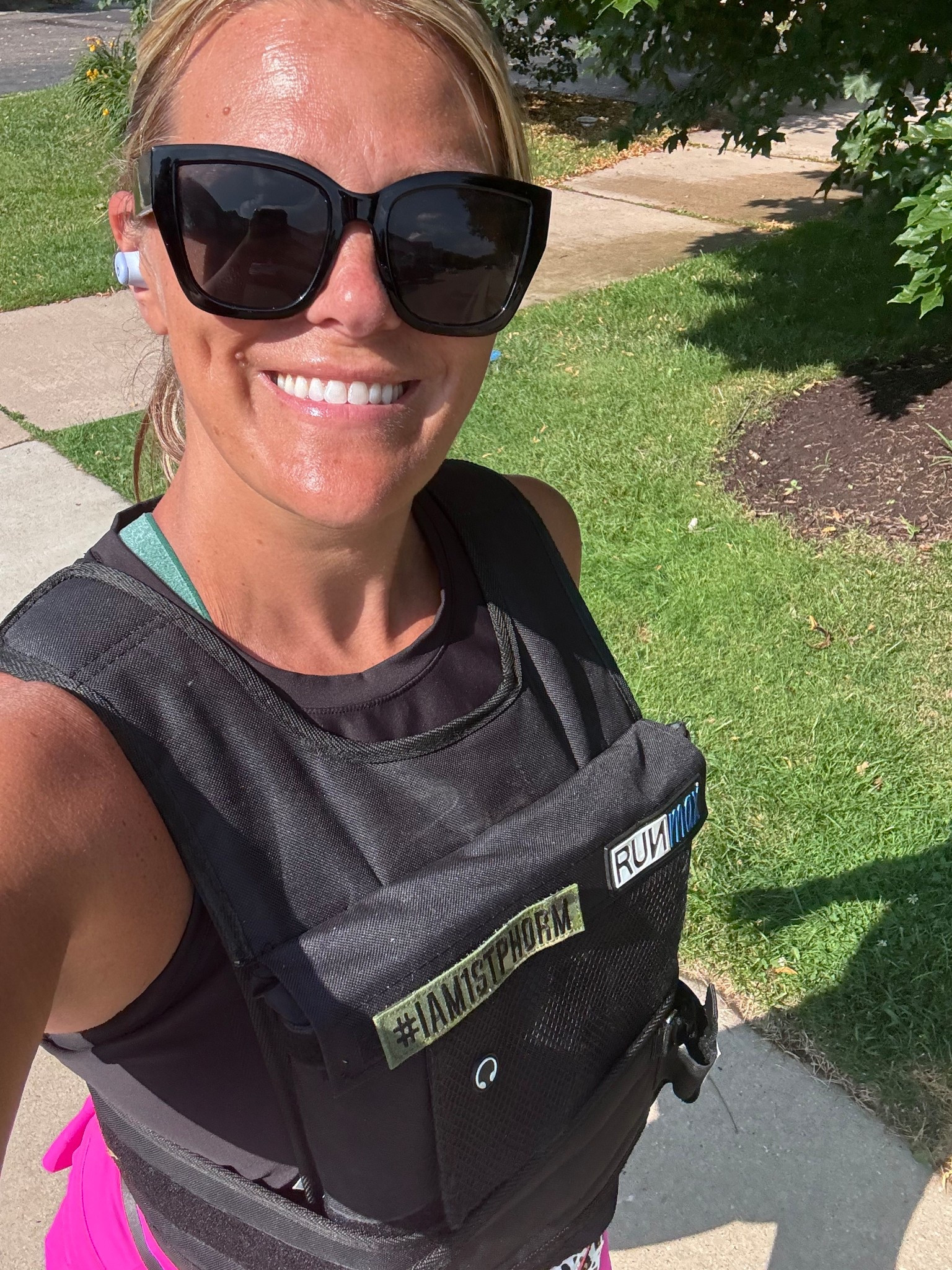 Weighted vest walks 🥵🥵

#LTKFindsUnder50 #LTKActive