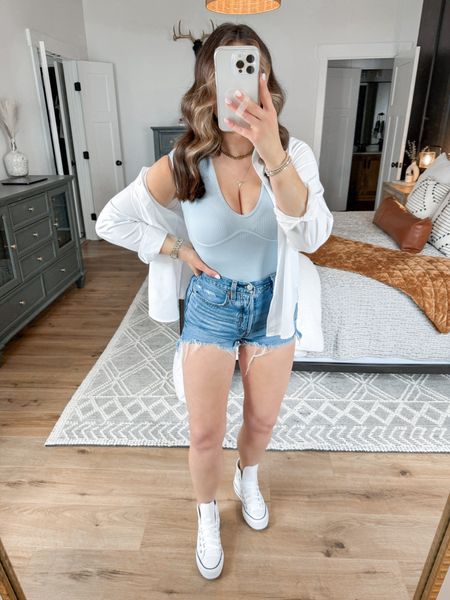 Casual Summer Outfit 🤍

Bodysuit — small
Button Down — medium
Shorts — 27

casual summer outfit | casual summer style | oversized white button down | Levi’s denim shorts | baby blue ribbed bodysuit | summer errands outfit | white leather platform converse sneakers outfit | casual brunch outfit 



#LTKFindsUnder100 #LTKFindsUnder50 #LTKShoeCrush