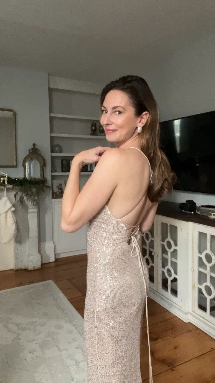 New Year’s Eve outfit, nye dress, sparkly dress, holiday gown, holiday dress, fits tts, wearing a size 2

#LTKHoliday #LTKSeasonal #LTKFind