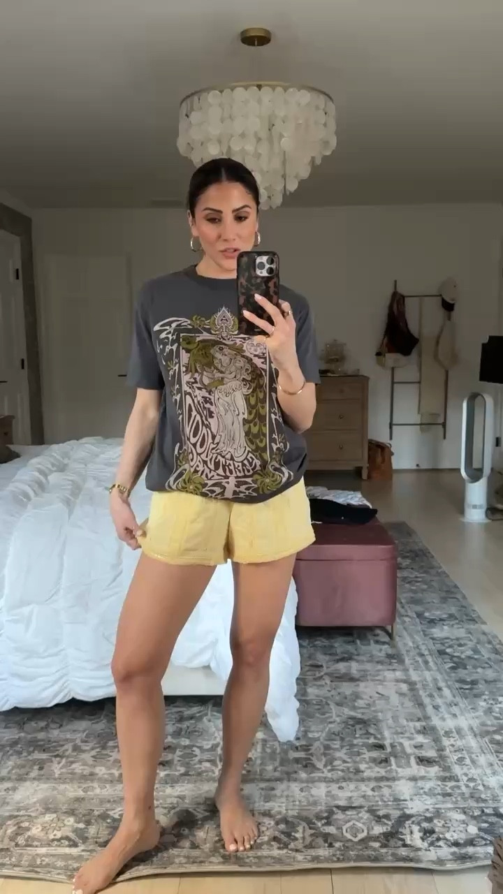 @abercrombie buy one get one 50% off sale + shirt is on clearance 

#LTKSaleAlert