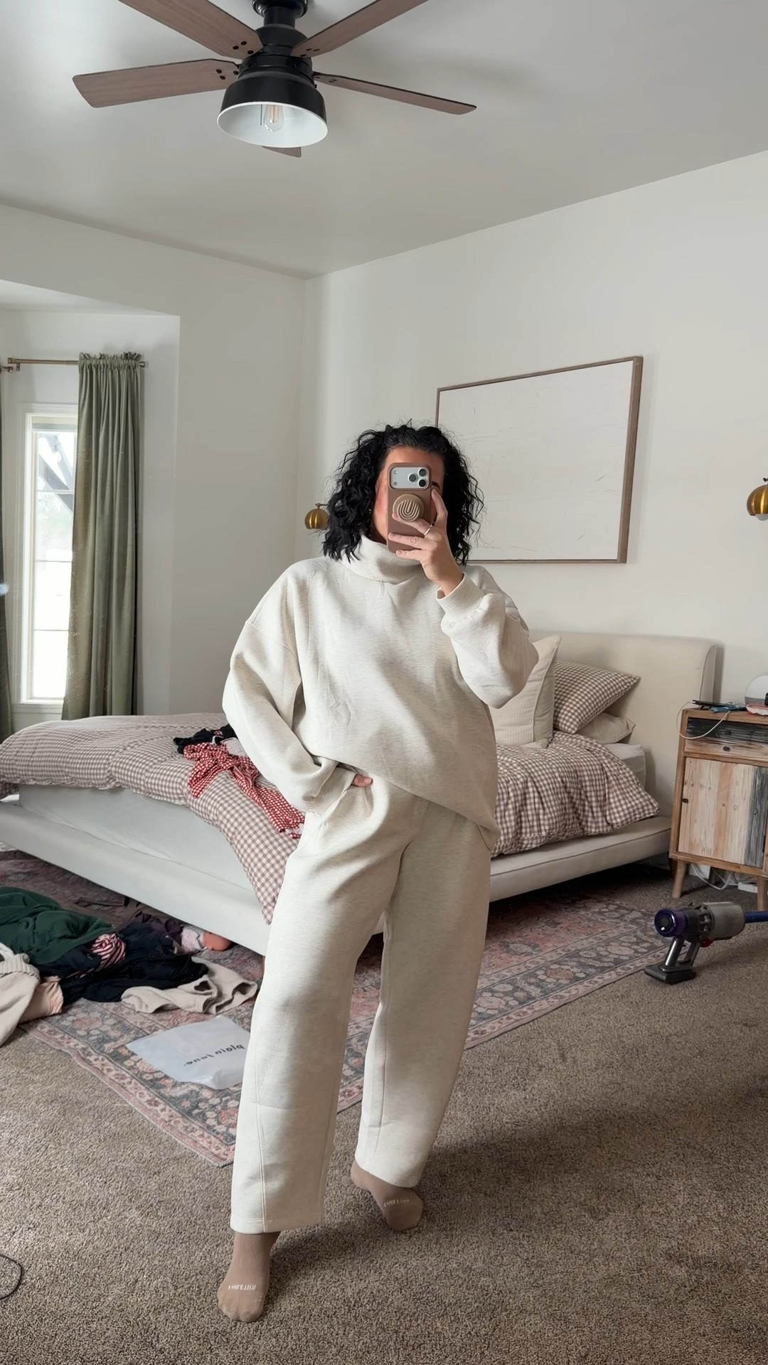 Size L in both but would rather do M and petite in pants 

#LTKstorytime #LTKMidsize #LTKmorningroutine