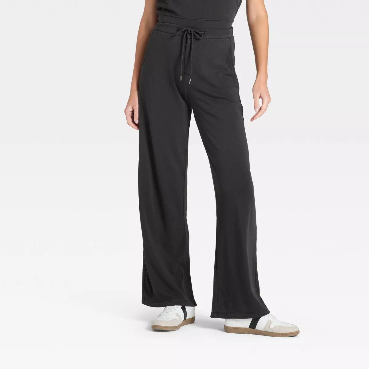 Women's High-Rise Fleece Wide Leg Sweatpants - Universal Thread™ | Target