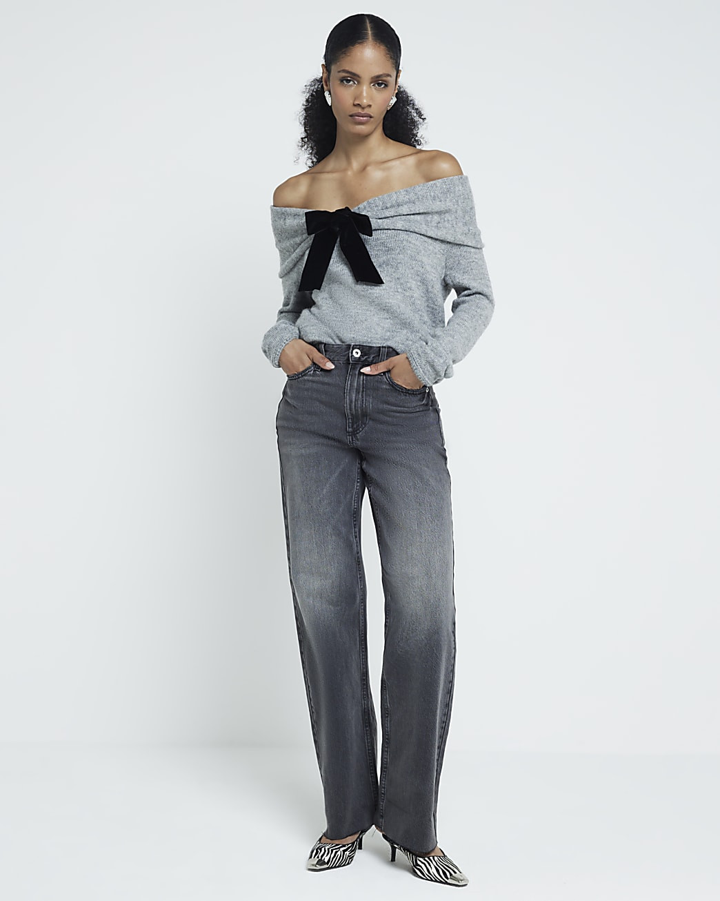 Black high waisted relaxed straight fit jeans | River Island (UK & IE)