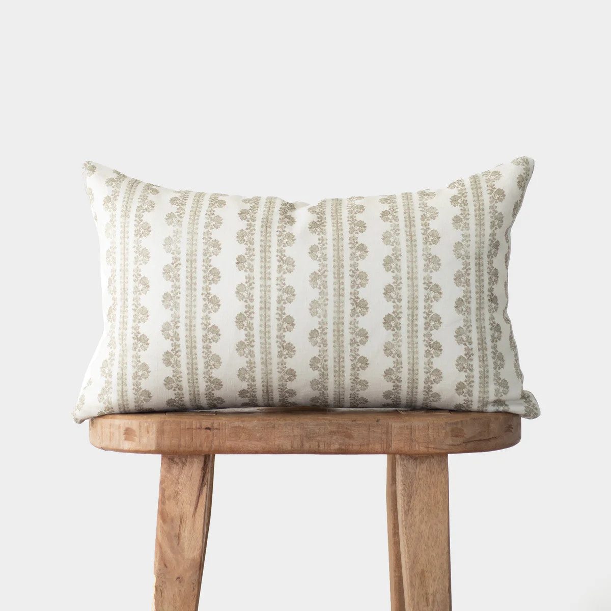 Arlo in Linen Lumbar | Woven Nook
