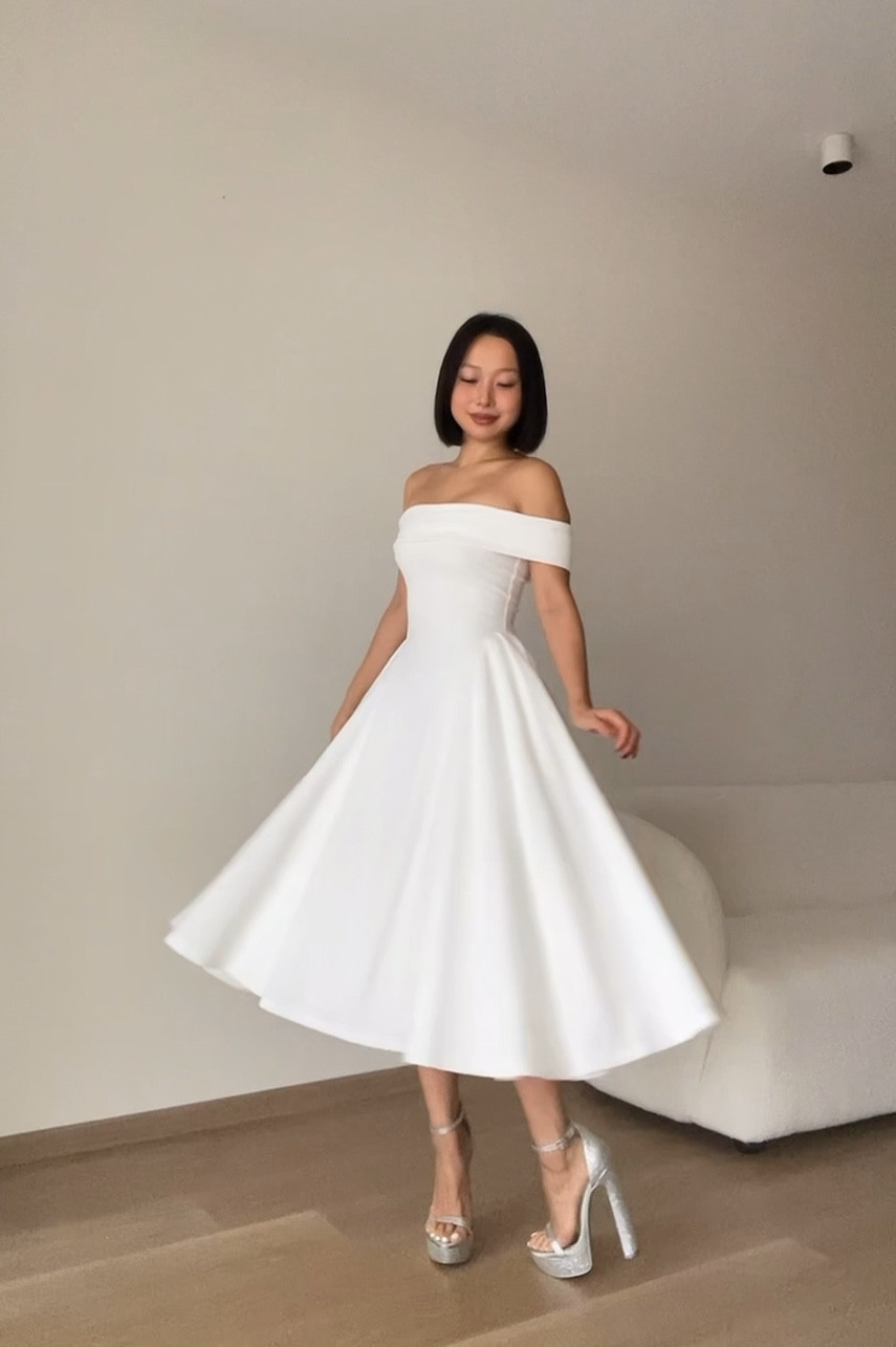 holiday party dress for the chic and classy girlies🤍🪽



white midi dress princess dress

#LTKVideo #LTKCyberWeek #LTKHoliday