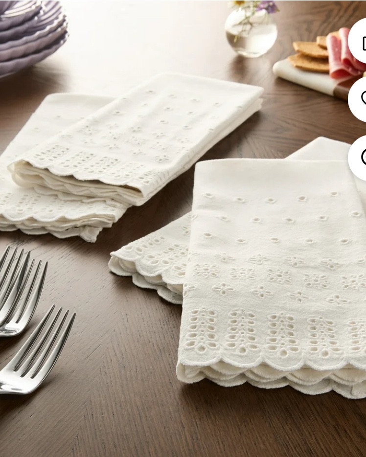 Beautiful eyelet tablecloth and napkins 🤩