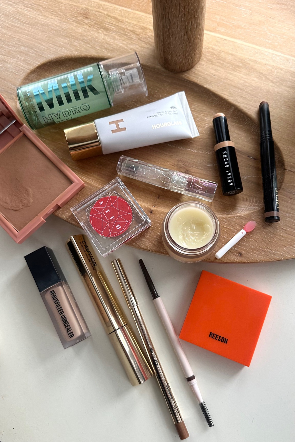 Summer beauty. Natural makeup. Glowy skin. Hourglass. Space NK. Kosas brow gel. Light makeup. 

#LTKbeauty #LTKeurope #LTKSeasonal